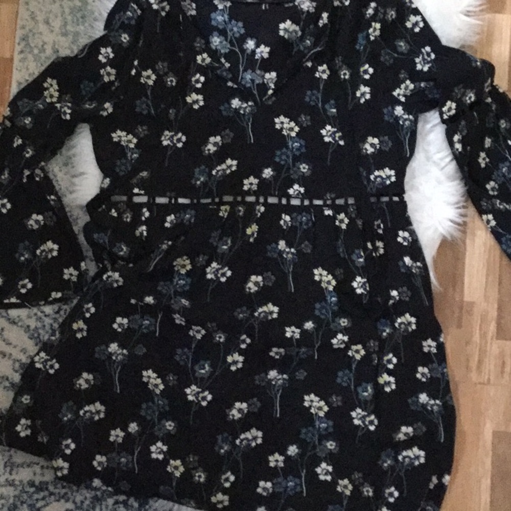 Ella Moss Adara dress w/ peekaboo cutouts @ waist - Picture 8 of 10